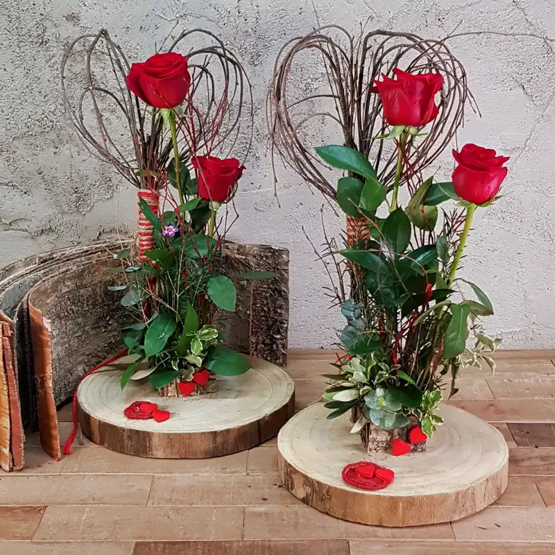 Rodaja Tronco + 2 rosas Rojas