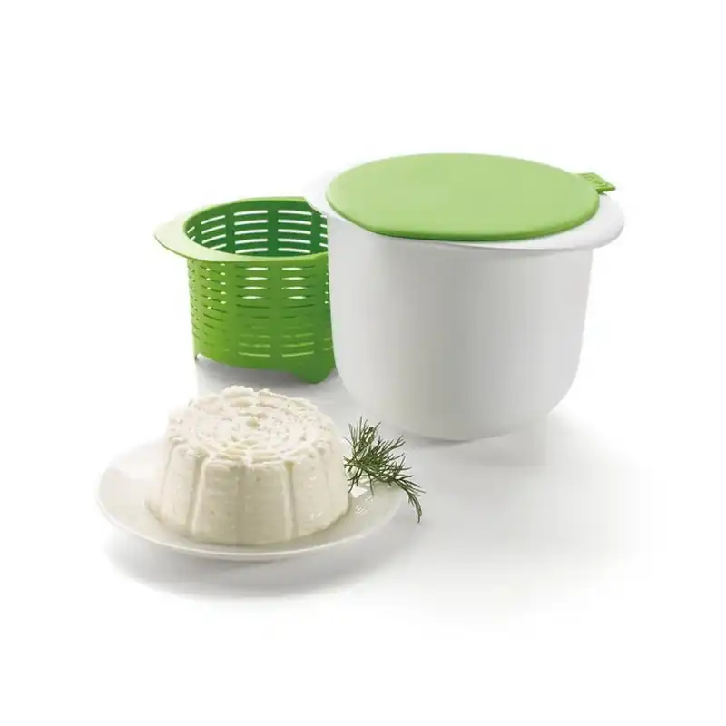 Cheese maker queso fresco