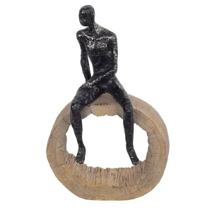 Figura hombre en roca