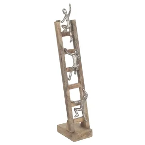 Figura subiendo escaleras